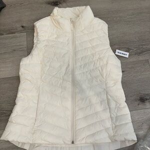 Old Navy White Quilted Puffer Vest